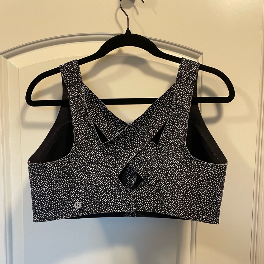Lululemon Run Enlite Front Zip 38DD